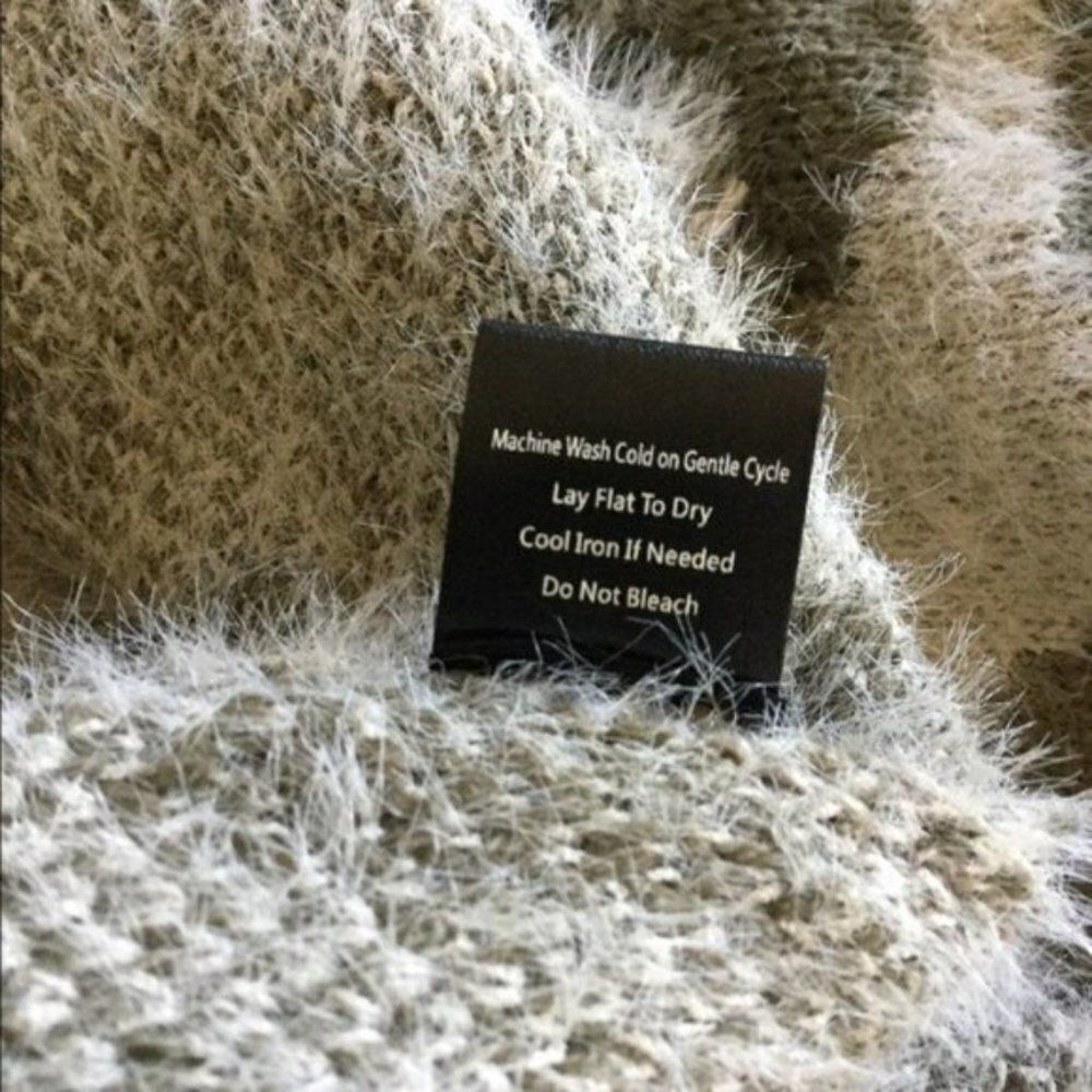 LEOPARD Print Sweater - Picture 8 of 10